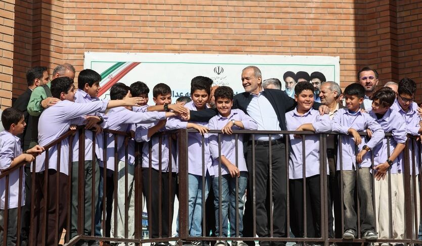 پزشکیان: آموزش حق همه است؛ همه باید از فرصت‌های برابر برای یادگیری برخوردار باشند
