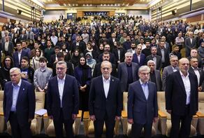 پزشکیان: راه برون‌رفت از مشکلات کشور در دست دانشگاهیان است