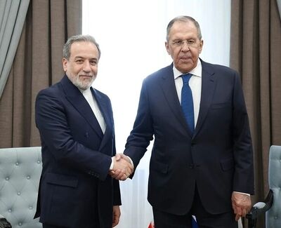 Глава МИД Ирана обсудил с Лавровым ситуацию в Ормузском проливе и сотрудничество двух стран
