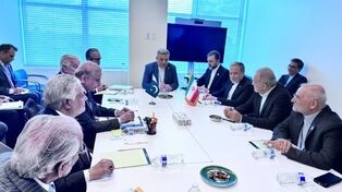 بزشکیان وشهباز شریف یستعرضان آخر التطورات فی تنفیذ الاتفاقیات والتفاهمات الثنائیة والمستجدات الإقلیمیة

