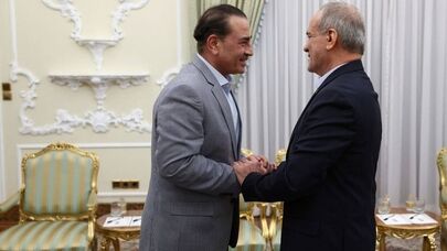 Asim Munir in Tehran: From Meeting the President to Talks With Ghalibaf on Mediation and Border Reopening