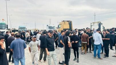 العراقیون یحتجون على إغلاق منفذ جذابة الحدودی مع ایران

