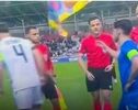 لحظة امتناع قائد المنتخب الأیرلندی عن مصافحة قائد المنتخب الصهیونی فی دوری الأمم الأوروبیة


