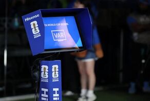آینده VAR در فوتبال؛ احتمال تغییر در پروتکل کمک‌داور ویدئویی