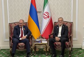 دیدار پزشکیان و پاشینیان در ترکمنستان؛ تأکید بر تقویت روابط ایران و ارمنستان