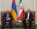 الرئیس بزشکیان یؤکد أهمیة مواصلة العلاقات بین إیران وأرمینیا

