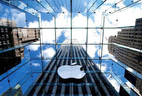 اپل به دنبال تغییر در طراحی آیفون تا سال 2027