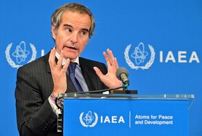 First group of IAEA inspectors back in Iran
