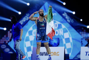 Золотая, серебряная и бронзовая медали Ирана на чемпионате мира по вольной борьбе