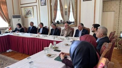 Iranian minister highlights Persian language’s role within Islamic civilization