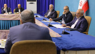 Pezeshkian calls for accelerating energy production with solar power plants