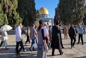 مستوطنون يقتحمون الأقصى تحت حراسة كبيرة ومشددة