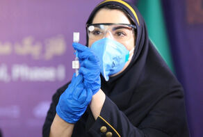 ايران تعلن تلقيح نحو 100 مليون جرعة من لقاحات كورونا