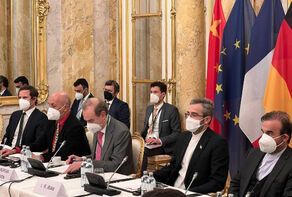مباحثات مكثّفة بين ايران و 