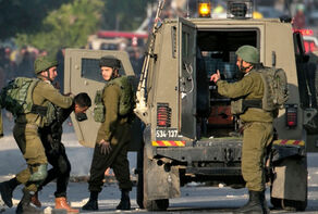 مداهمات واعتقالات في مناطق متفرقة بالضفة والقدس