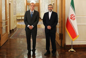 مورا يزور طهران اليوم لإجراء محادثات مع باقري