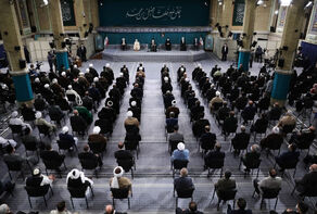 قائد الثورة يستقبل رؤساء السلطات الثلاث واعضاء مؤتمر الوحدة الاسلامية