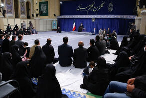 تبیین تاریخ انقلاب اسلامی از وظایف فعالان بخش‌های هنری، تبلیغی و نگارشی است
