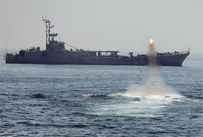 US aircraft carriers obeys Iran's rules in the Persian gulf