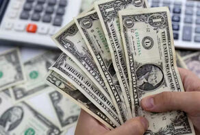 روند نزولی قیمت دلار در بازار آزاد/ بازگشت قیمت دلار به کانال 56 هزار تومان