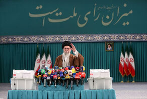 گزارش تصویری| حضور رهبر انقلاب در دور دوم انتخابات مجلس شورای اسلامی