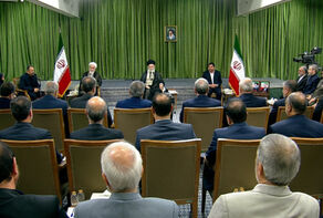 Raisi, management role model for governments and officials: Leader