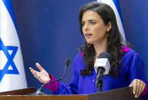 אוסטרליה מונעת משר ישראלי לשעבר להיכנס לשטחה בשל הסתה להמרדה