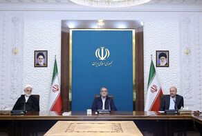 بزشكيان: العدو يسعى لإثارة الفُرقة بين أبناء الشعب الإيراني