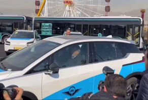 رئيس الجمهورية يرعى حفل تدشين حزمة النقل الكهربائي بالعاصمة طهران