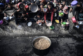 صلیب سرخ: صدها هزار خانواده در غزه زیر خط فقر زندگی می‌کنند
