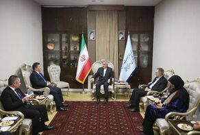 Minister discusses Iran-Kazakhstan tourism cooperation with envoy to Tehran