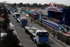 Iran displays defense achievements on Army Day