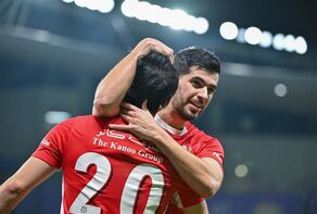 Azmoun, Ezatolahi score for Shabab Al Ahli against Al Wahda