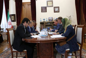 السفير الايراني ونائب وزير النقل الروسي يتباحثان حول التعاون الثنائي في مجال النقل
