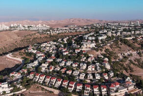 ישראל מתכננת לבנות 9,000 יחידות דיור על קרקע של שדה התעופה בירושלים.
