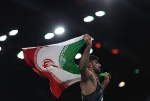 المصارعان الإيرانيان 