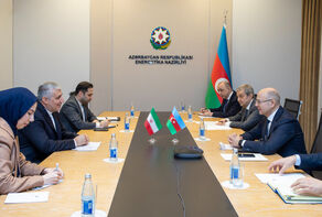 Iran, Azerbaijan stress implementation of bilateral projects