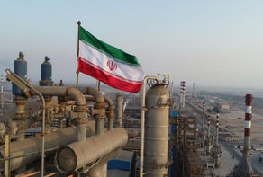 آمریکا: برای خرید نفت ایران مجوز صادر شد/ ایران: نفت مازاد برای فروش نداریم