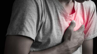 از کجا بفهمیم درد قفسه سینه برای اضطراب است یا حمله قلبی؟