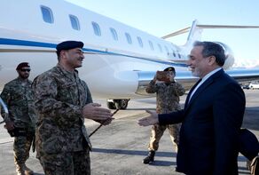 Pakistan's army chief, heading high-level delegation, arrives in Tehran