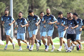 آغاز تمرینات با تاخیر آبی‌پوشان برای بازگشت به لیگ برتر+ اعلام زمان