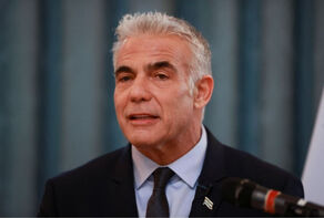 לפיד: הכנסת משותקת