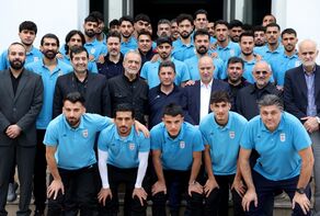 گزارش تصویری| بازدید رئیس‌جمهور از کمپ و اردوی آماده سازی تیم ملی فوتبال