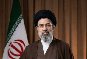 ابلاغ پیام رهبر انقلاب به خانواده شهدای مدرسه شجره طیبه میناب