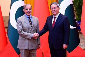 دیدار شهباز شریف با نخست‌وزیر چین در پکن