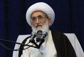 آية الله نوري همداني: يقف العالم مذهولاً أمام عظمة المشاركة الشعبية في مراسم وداع القائد الشهيد