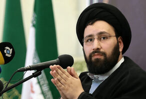 حجت الاسلام سید علی خمینی: هرکس بخواهد با آمریکا برای صلح مذاکره کند خائن است