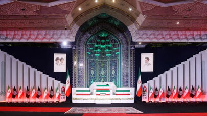 مصلا میزبان کدام مقامات خارجی برای ادای احترام به رهبر شهید بود؟