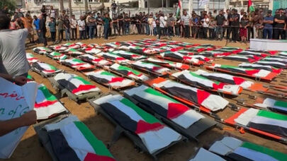 112 شهيدًا .. أكبر جنازة جماعية في غزة