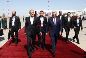 رئيس الجمهورية يصل إلى بيشكيك